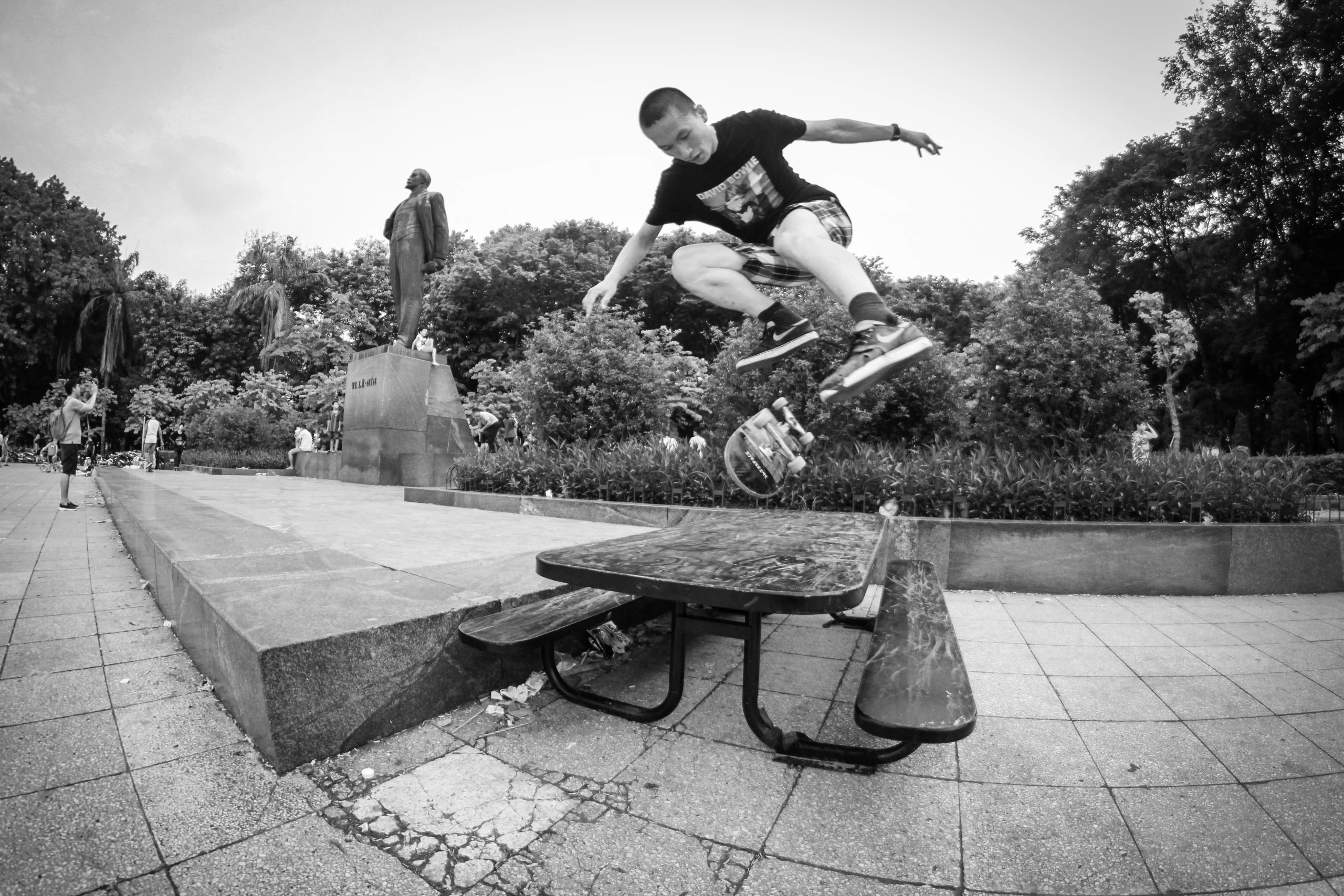 Vietnam Skateboard - Phạm Hải Đăng - Flip Back - Lenin Square in Hanoi